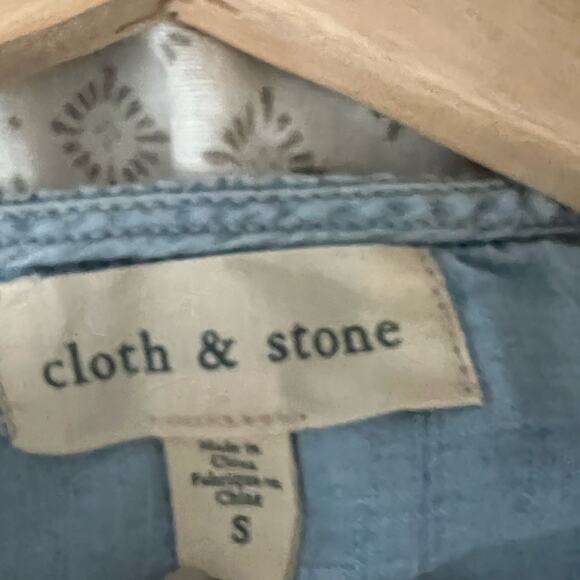 Cloth & Stone Surplice Chambray Romper Roll Tab S - Picture 5 of 5